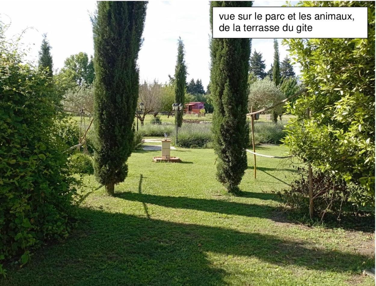 Le Mas De La Jardine Velleron Esterno foto