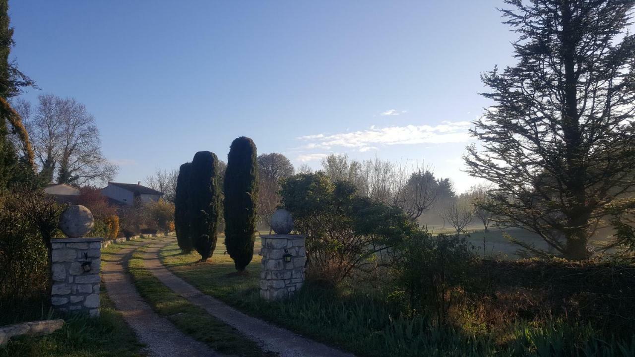 Le Mas De La Jardine Velleron Esterno foto